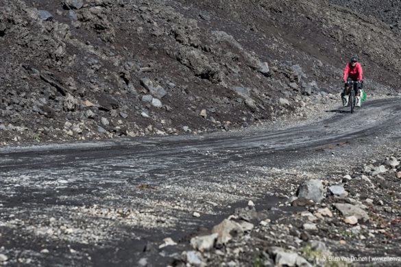 Cycling Paso Pichachen