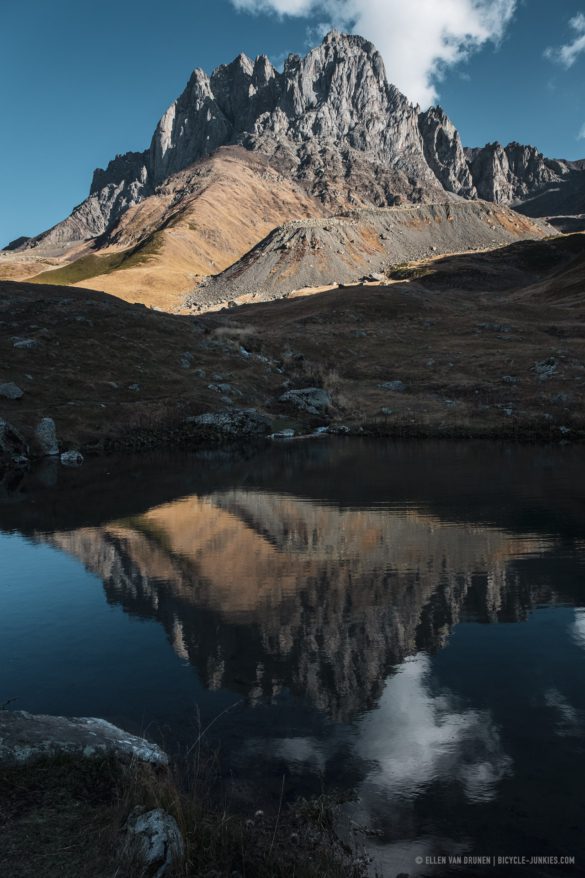 Chaukhi pass